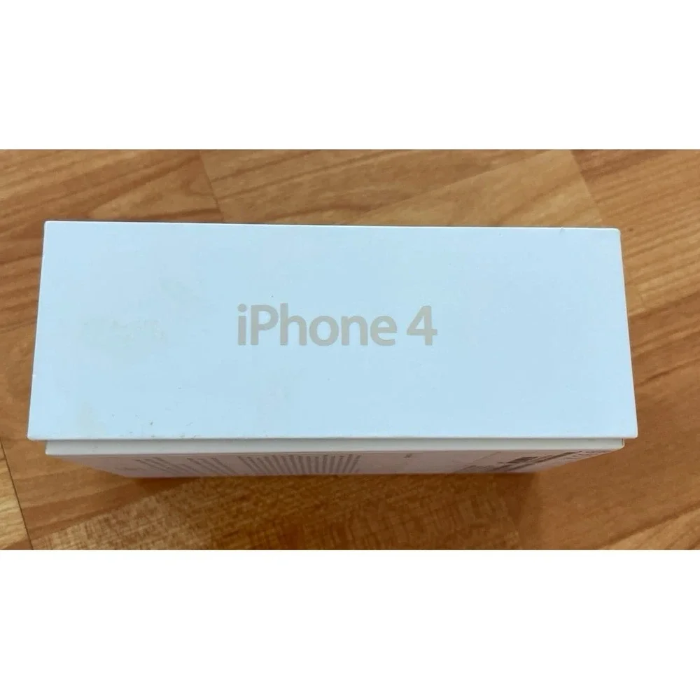 I Phone 4 empty box
